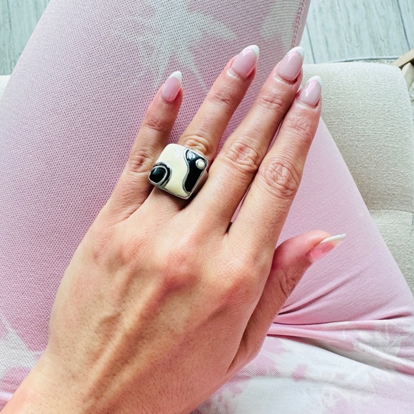 Two Rings size 6 - Picture 4 of 6